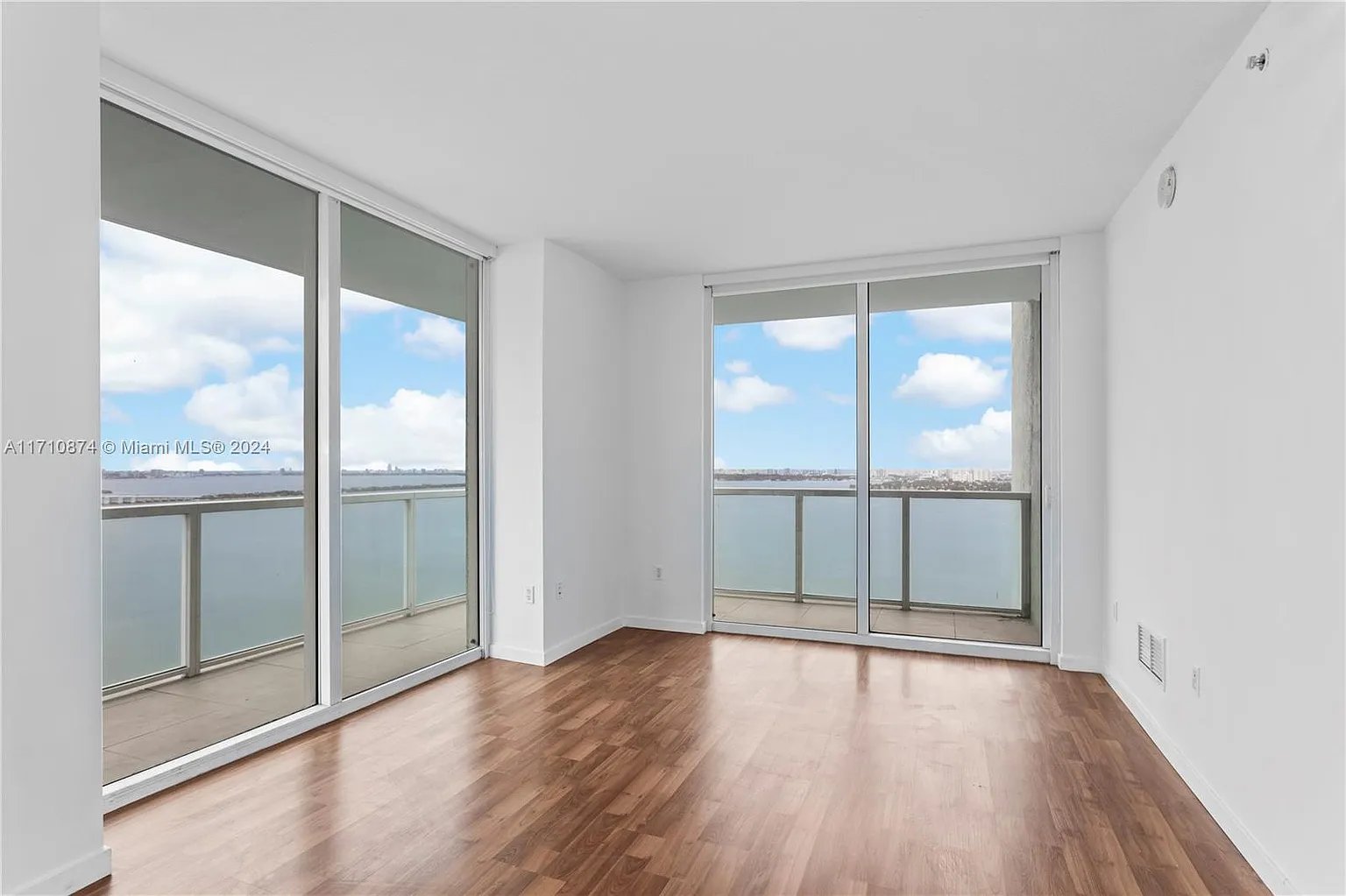 1900 N Bayshore Dr APT 2902