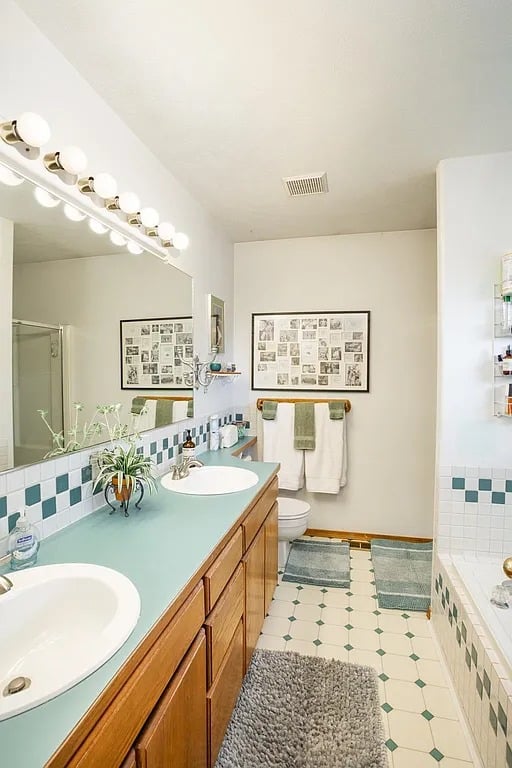 9706 N Ridgecrest Dr