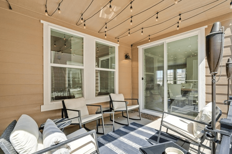 Just Listed: Experience Luxury Living in this Modern and Energy-Efficient Home!