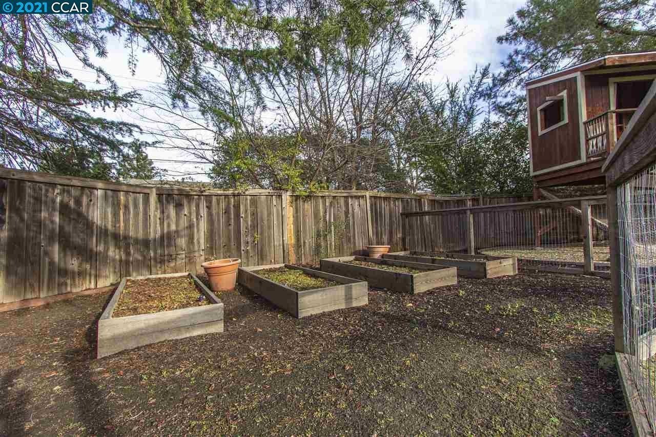 8 Foothill Park Ter