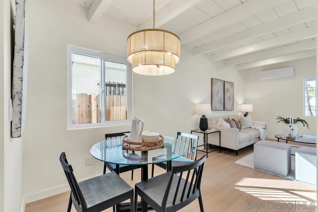 2275 Emerald St, San Diego, CA 92109