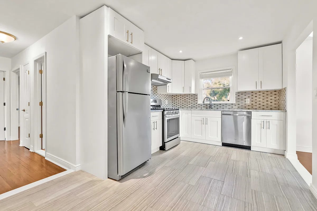 95-19 160th Ave #2FAM