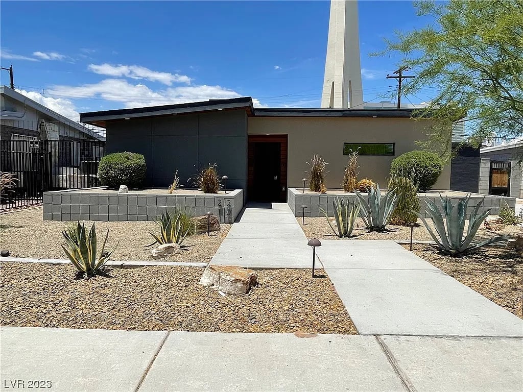 2210 Santa Clara Dr