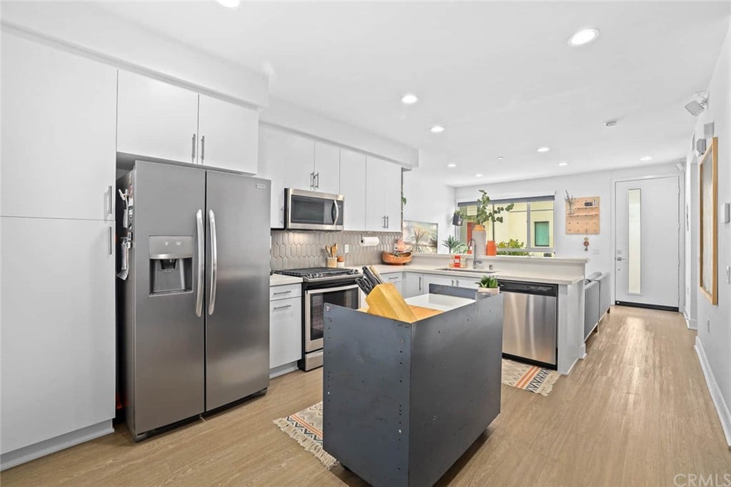 118 S Avenue 50, Unit 204