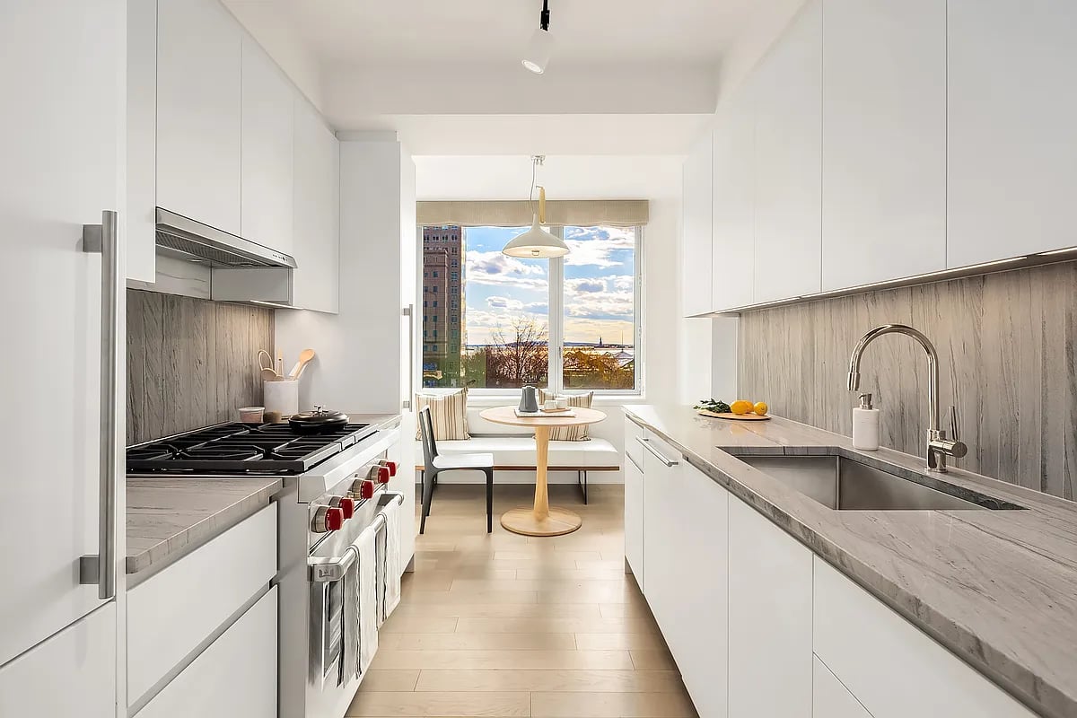 20 River Terrace Unit: 14M