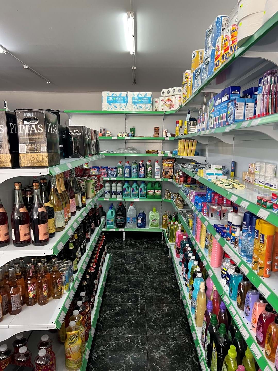 Prime Commercial Space Near Lisbon – Tenant in Place – 5% Annual Return