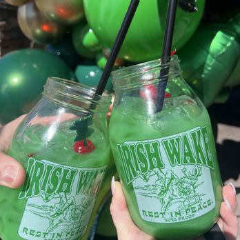 mcguires restaurant in panama city beach famous drink the irish wake in a mason jar