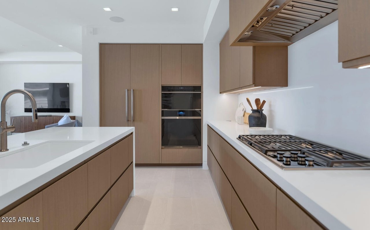 6587 N Palmeraie Blvd, #2007