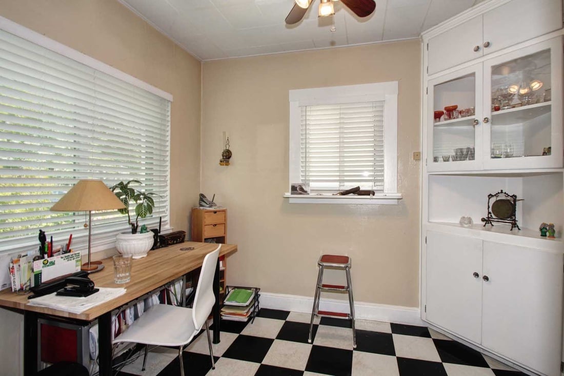 Just Listed! Excellent Location! and Under $300K!