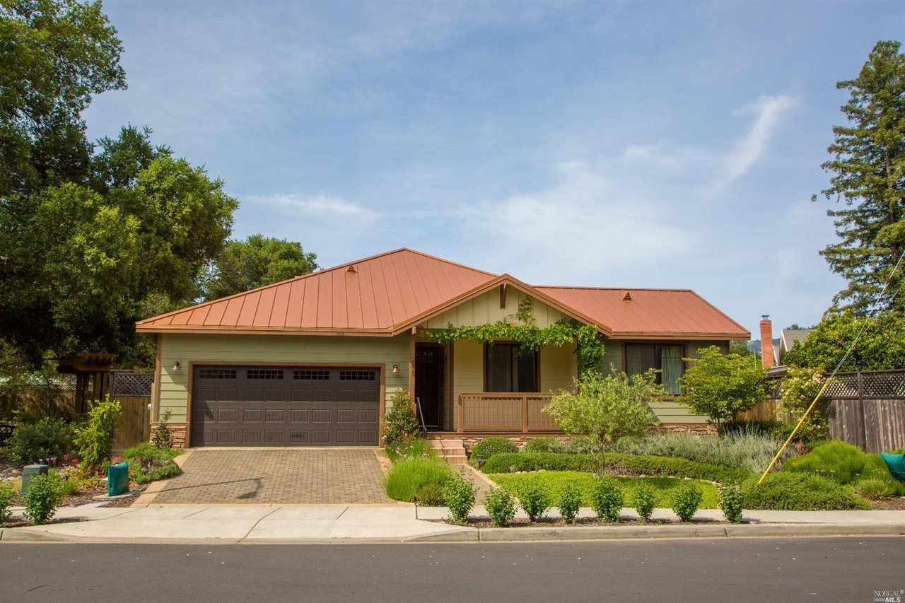 245 Rosebud Ln