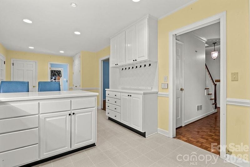5335 Lansing Dr