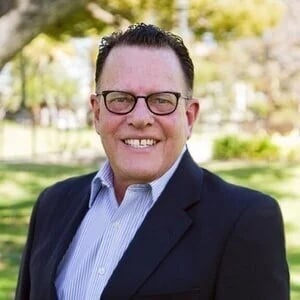 Stephen Salinger Pasadena, CA Real Estate Agent Headshot