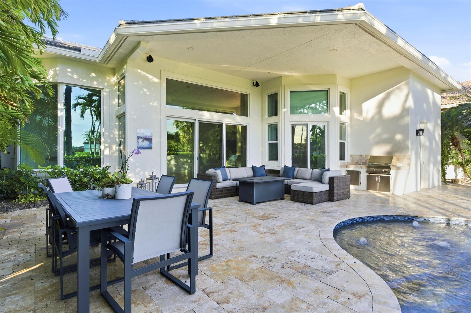 538 Les Jardin Dr