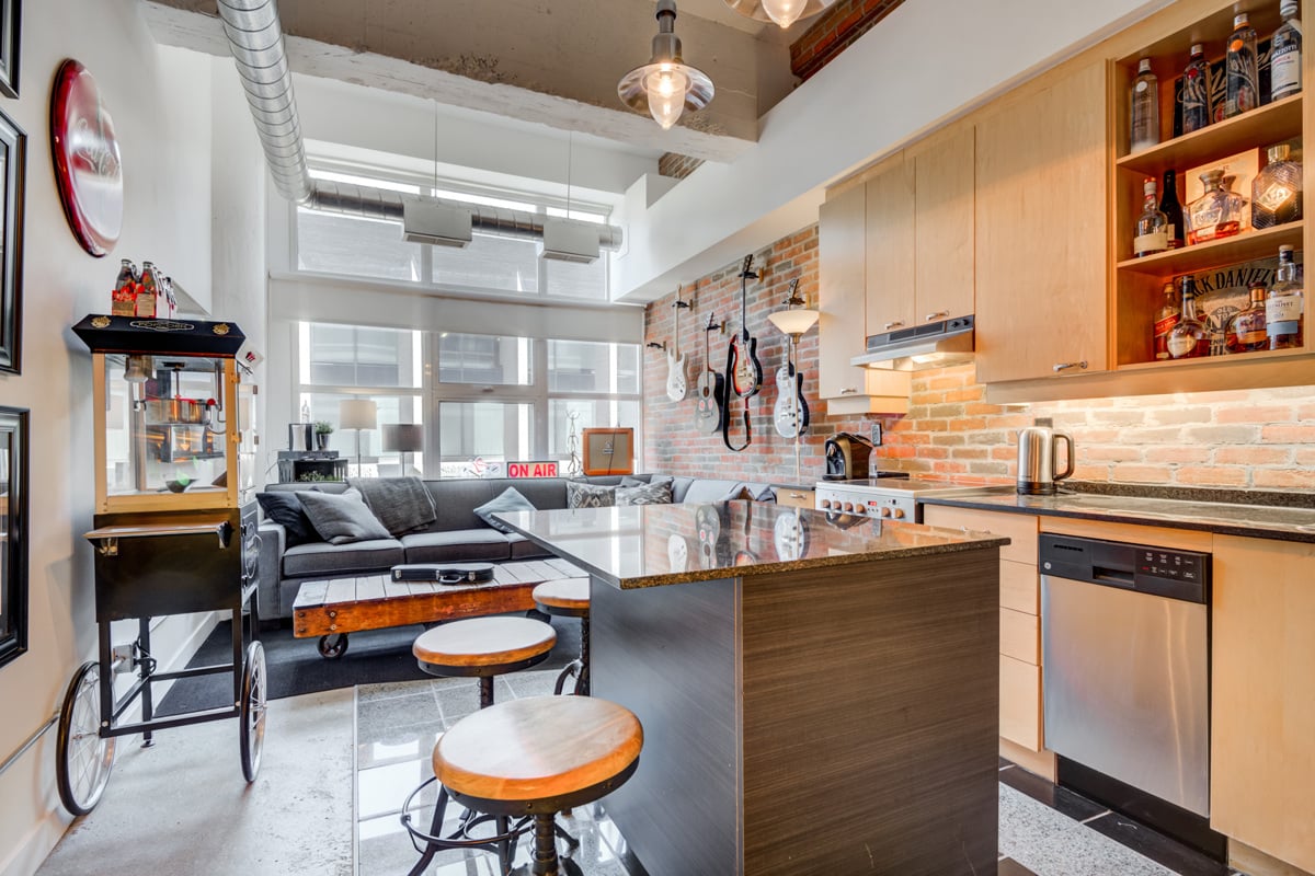 826-155 DALHOUSIE Street, Toronto