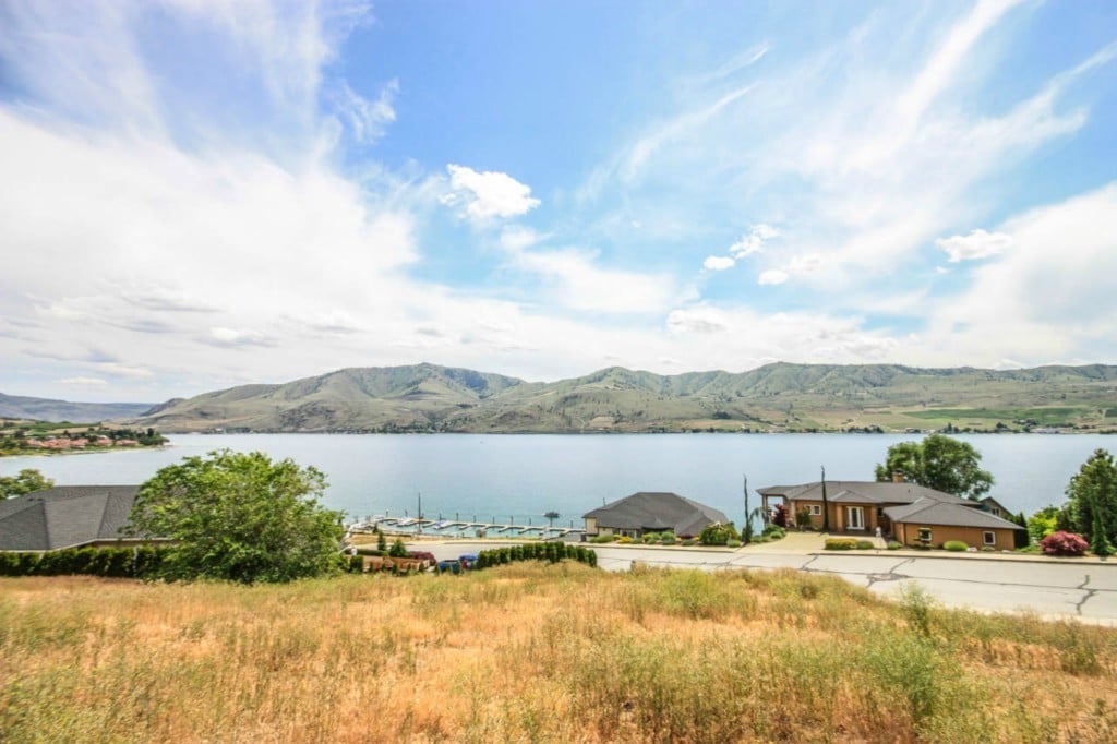 106 Crystal Dr