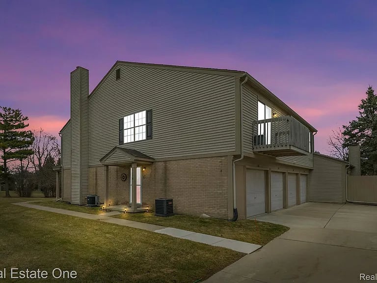 3116 Hidden Ridge Dr