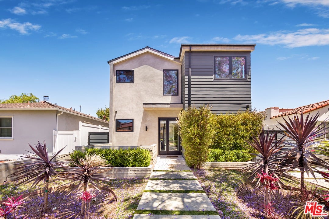 2546 Wellesley Ave