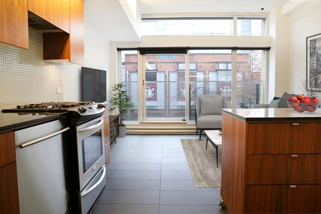 33 W Pender St, #309