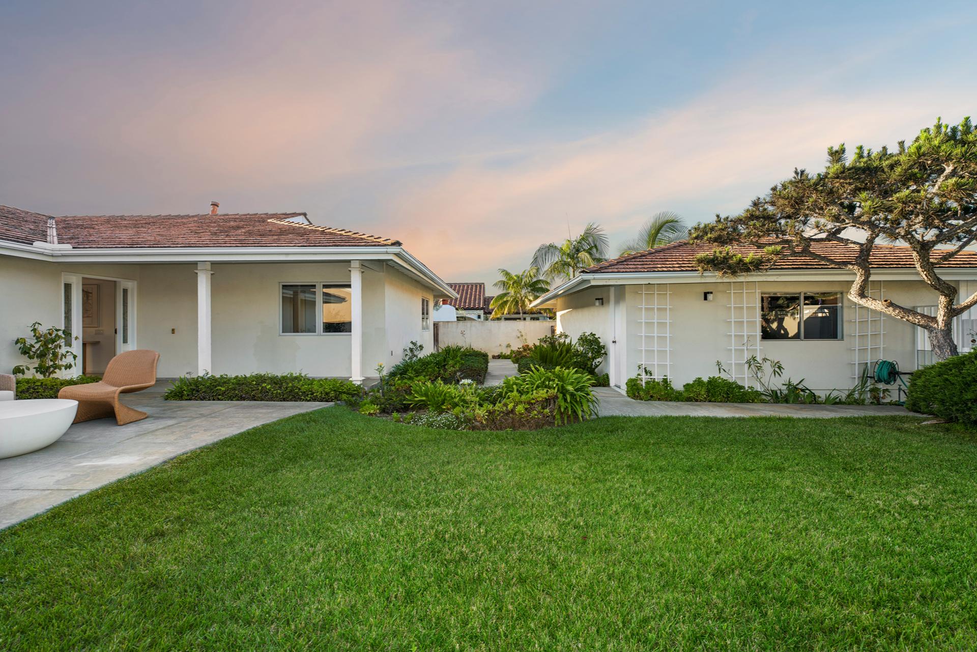 1307 Seacrest