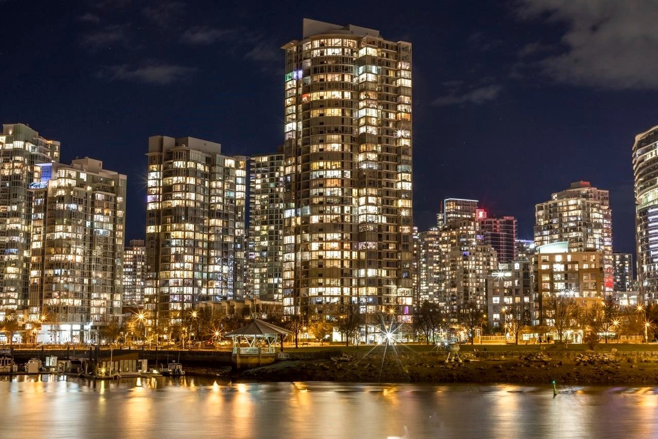 1067 Marinaside Crescent, #1906
