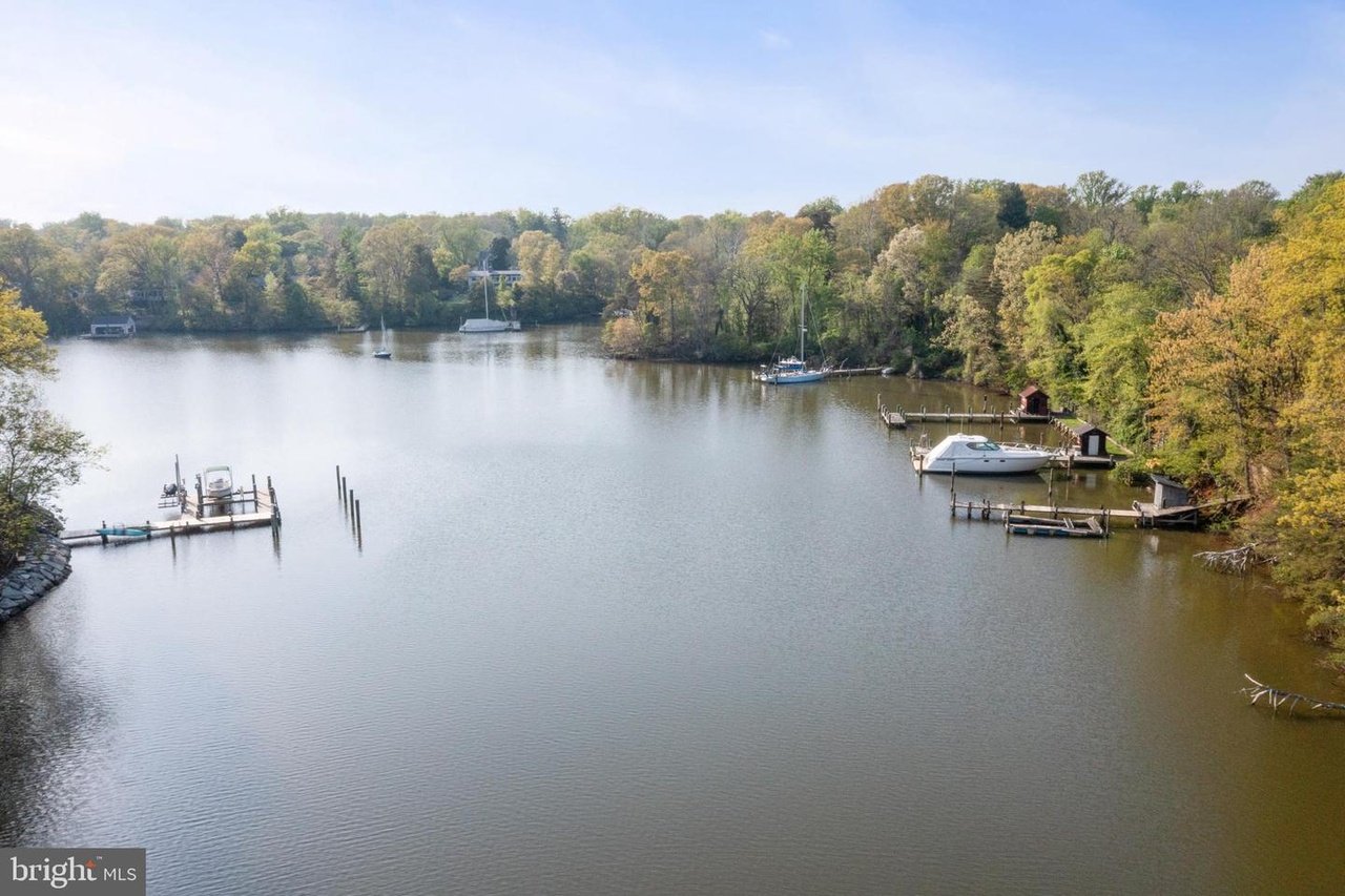 915 Crystal Spring Farm Rd