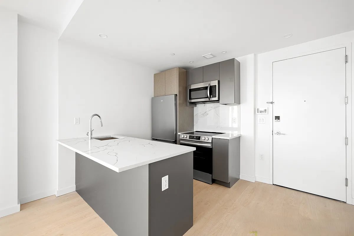 1499 Bedford Ave 5A