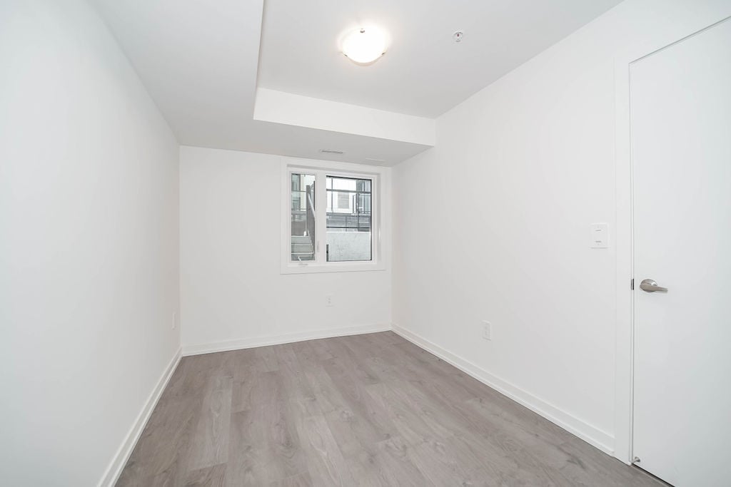 1650 Victoria Park Ave 103