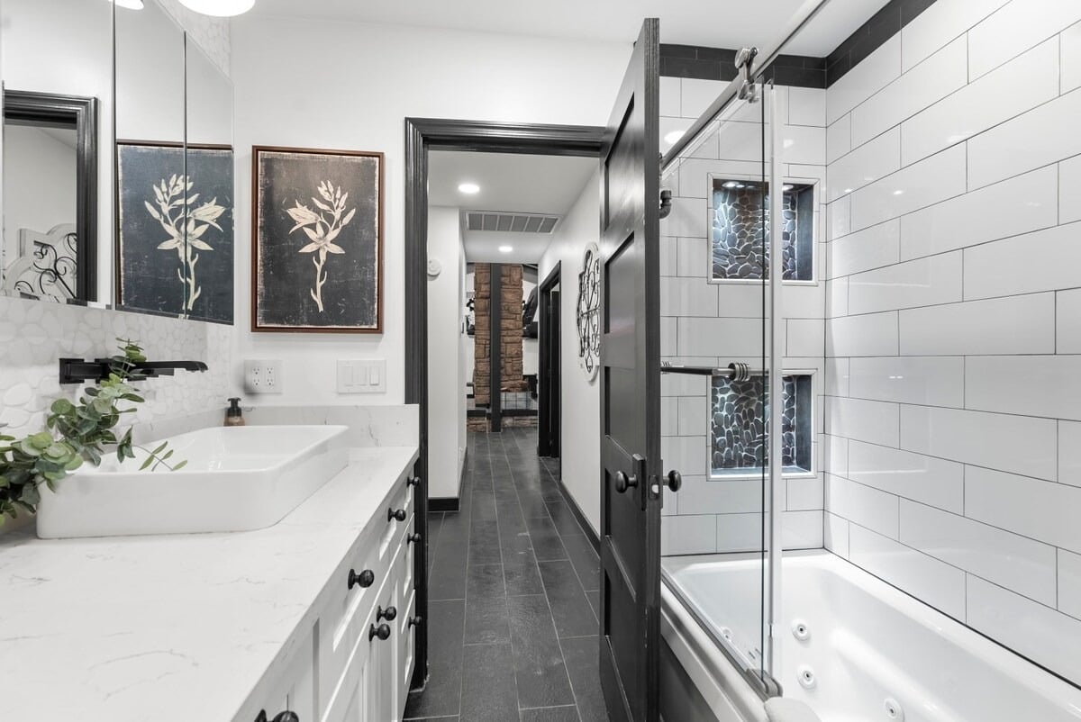 Phoenix Luxury! Pickleball | Free Heated Pool | Hot Tub