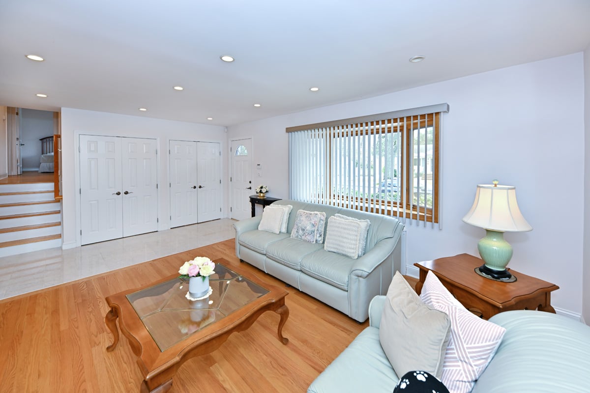23 Spruce Pl