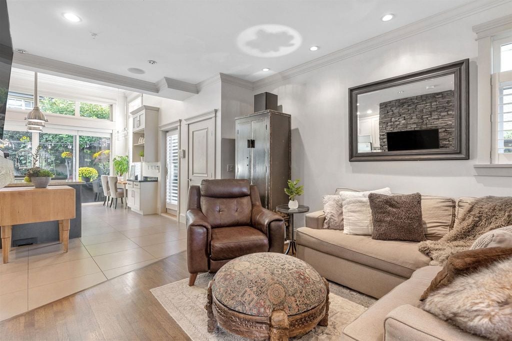 1251 Marine Dr