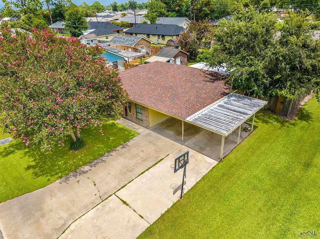 1139 W Camellia Dr