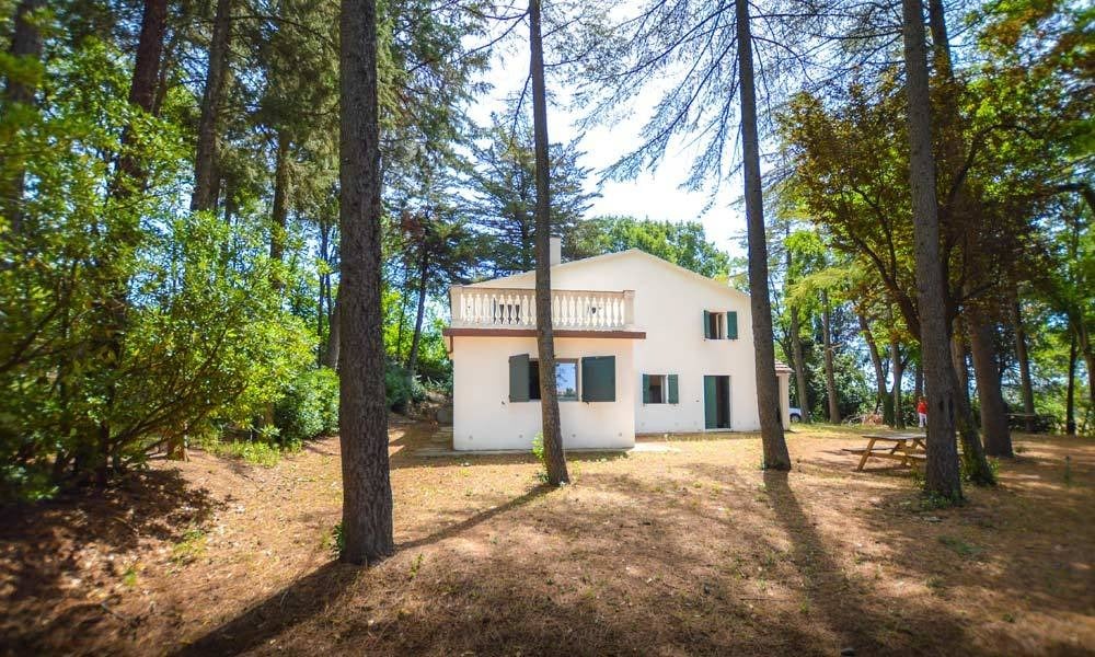 Charming Villa in the Woods of Le Marche
