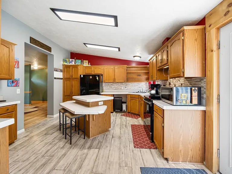 469 Townhouse Rd