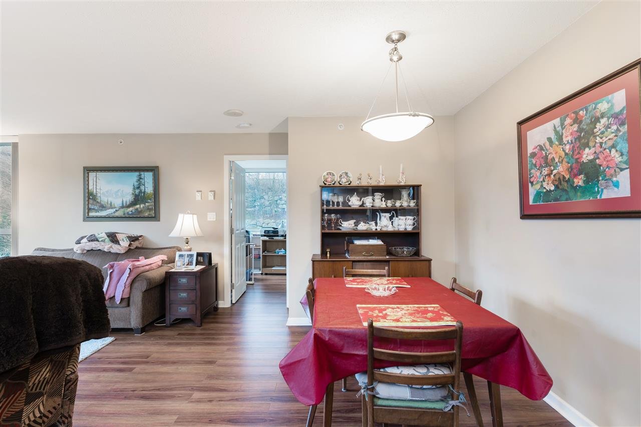 295 Guildford Wy, #201