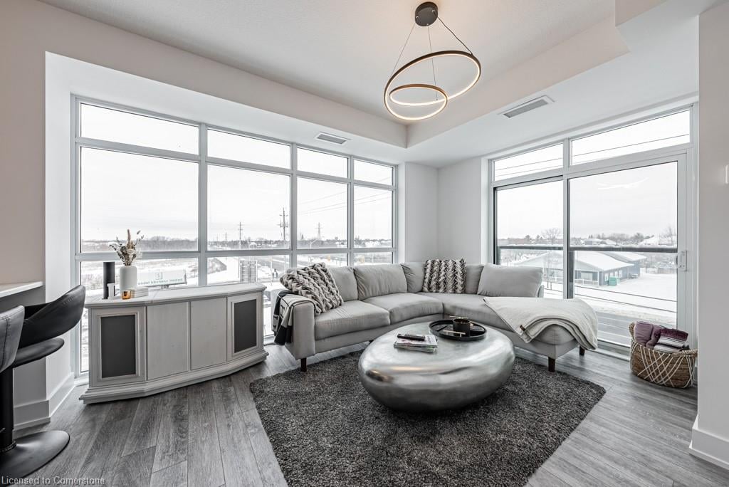 450 Dundas St E Unit: 302