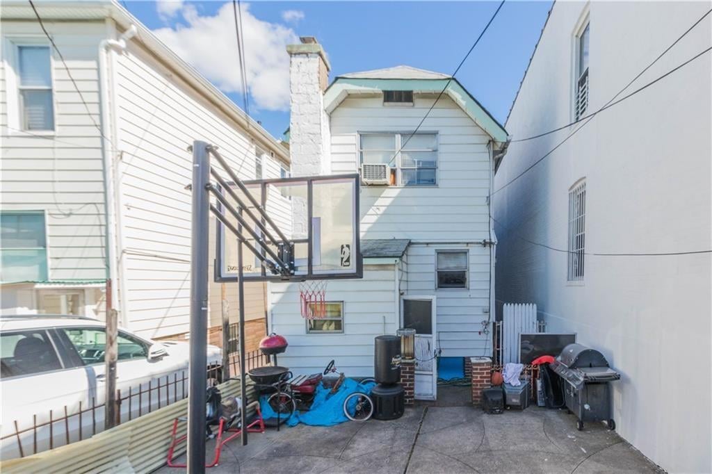 1664 West 8th Street