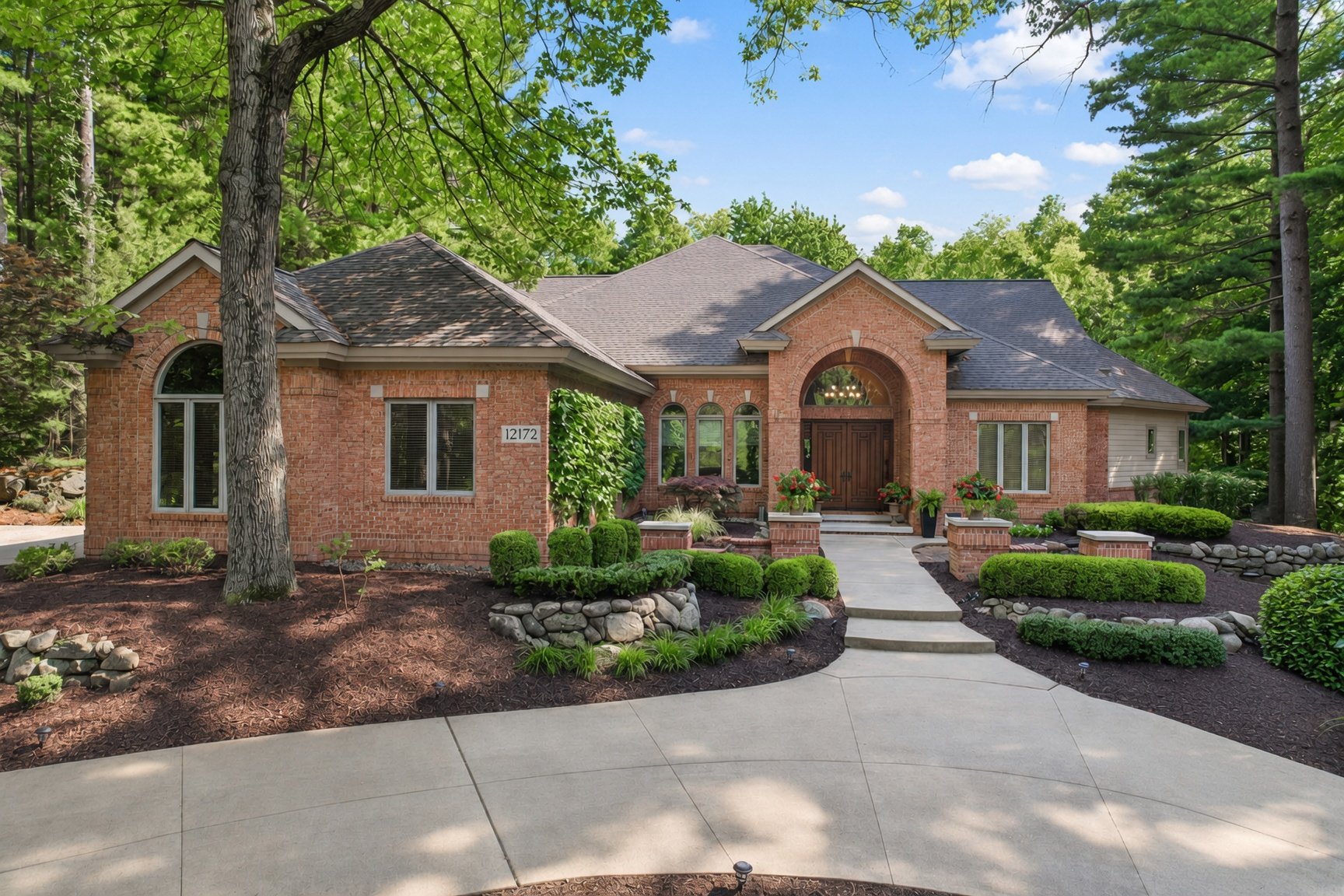 12172 Woodline