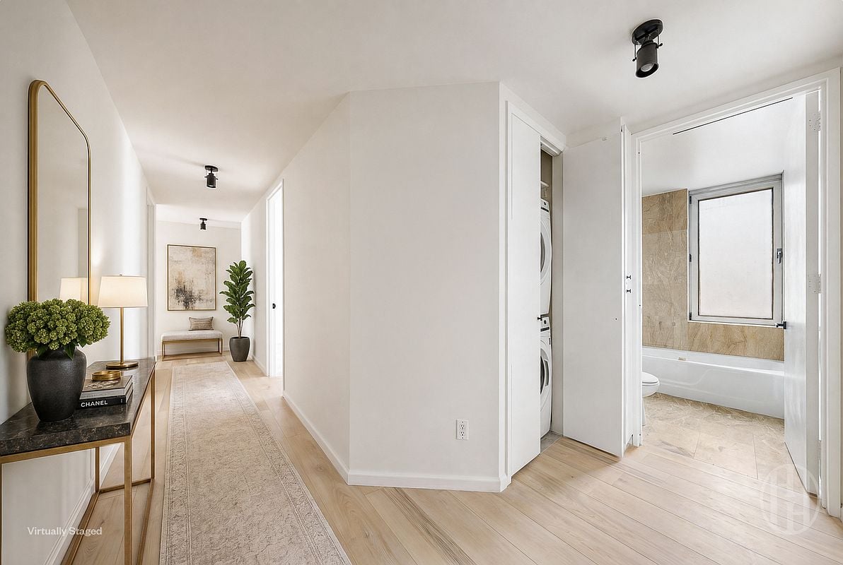 201 W 72nd Street 16E