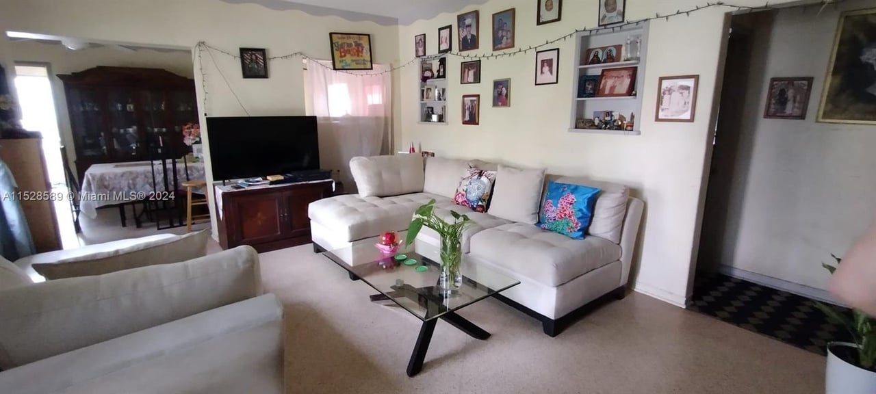 212 NE 47th St