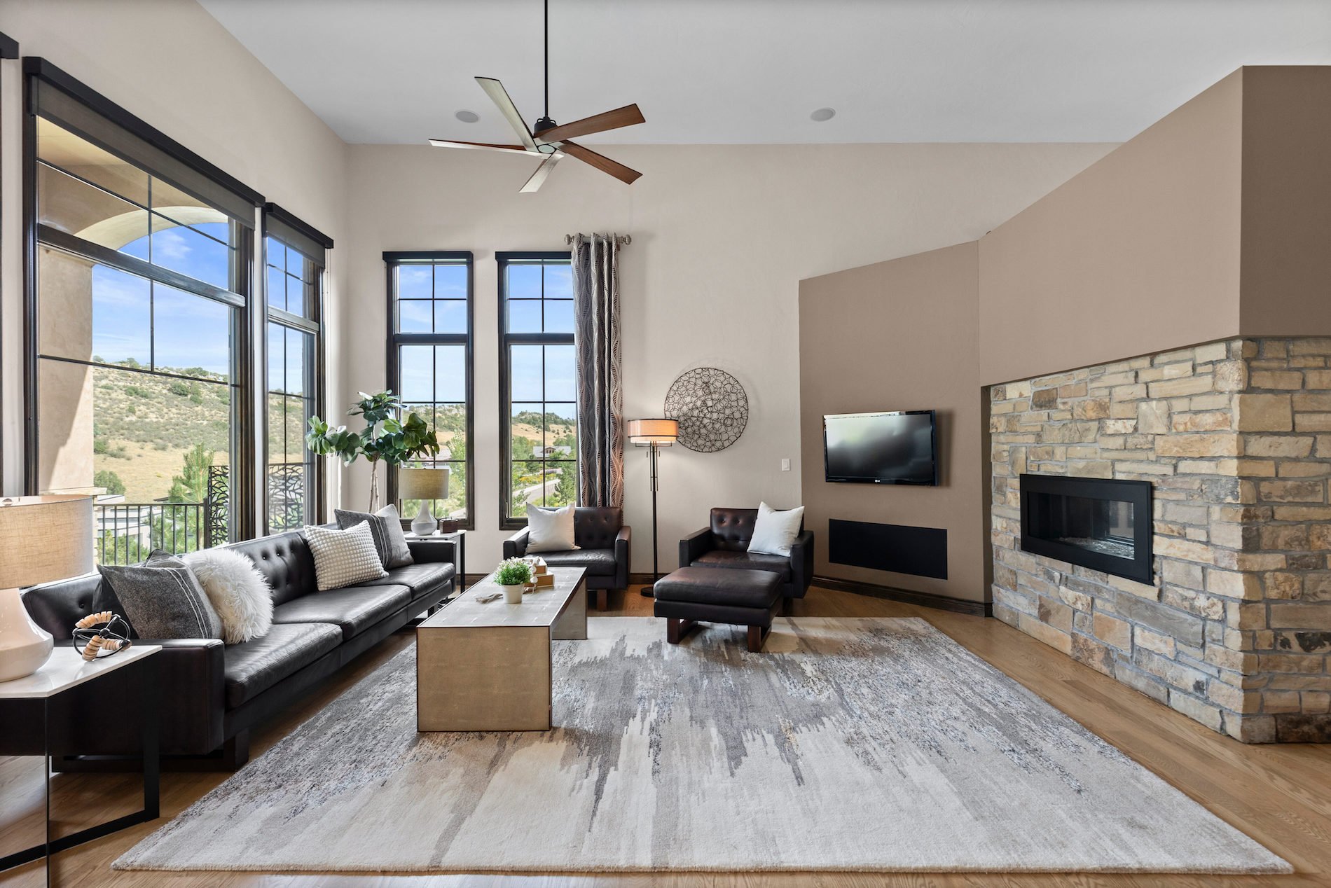8122 Raphael Lane