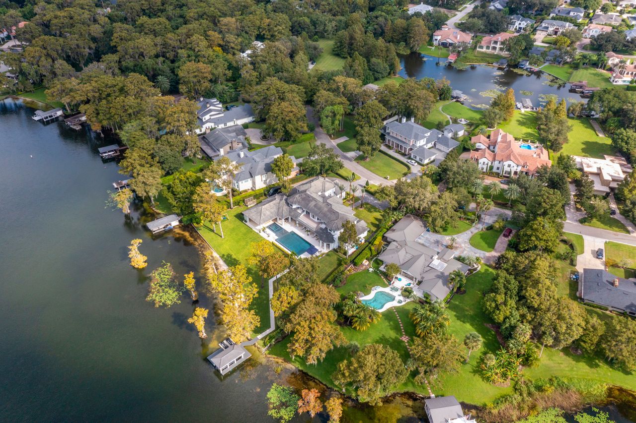 Majestic Lakefront Estate