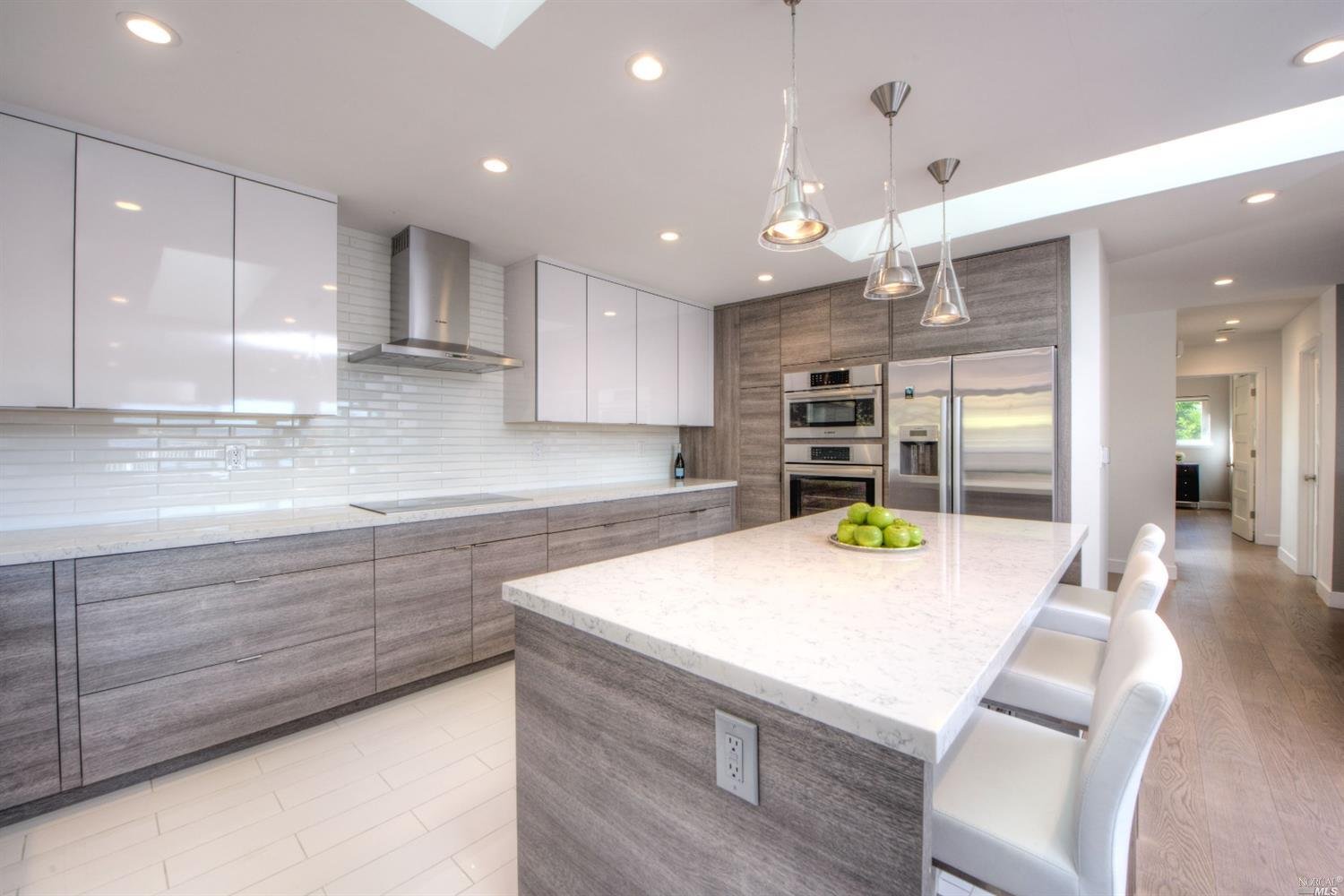 13 Constitution Dr