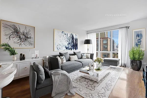 350 West 42nd Street Unit: 21E