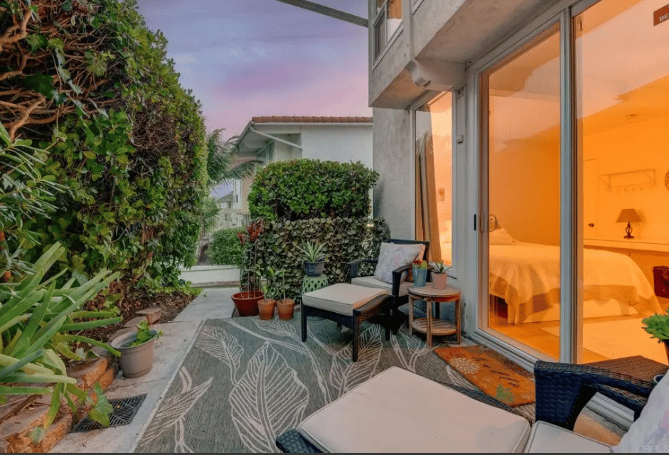 2323 Caringa Way #16