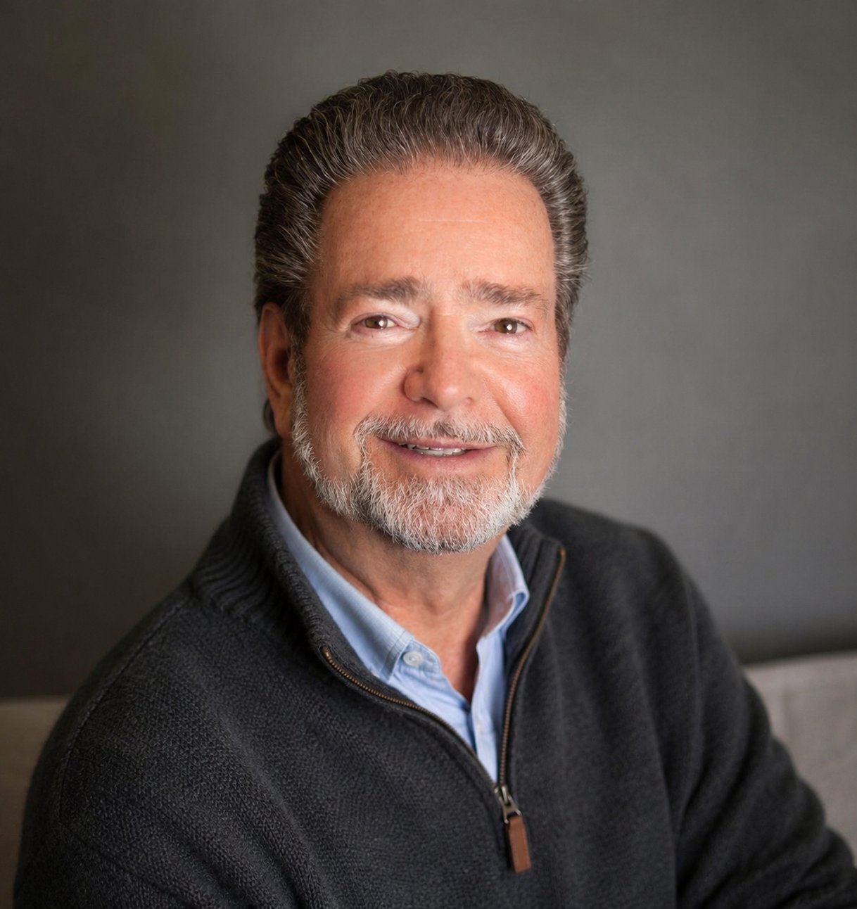 Larry  Vecchione
