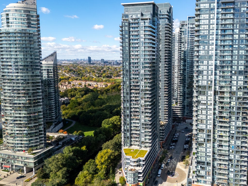 2212 Lake Shore Boulevard W 1803