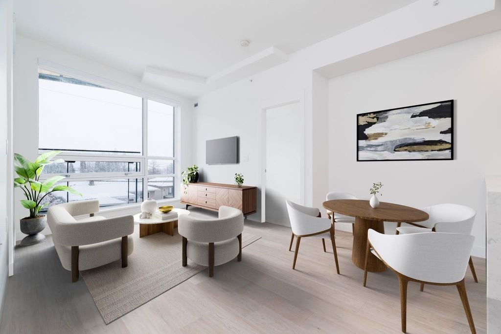 7638 Cambie St, #201