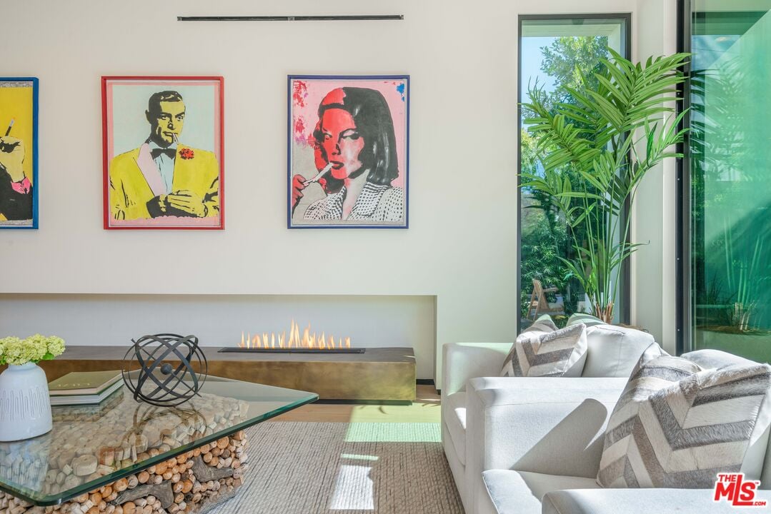 Windmere Crest, Dorrington Ave, 90048