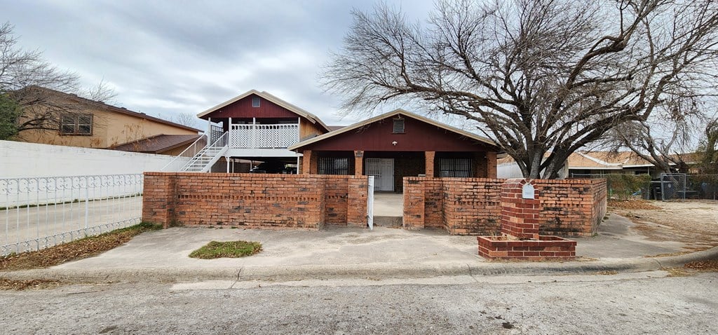 2880 Yucca Cir