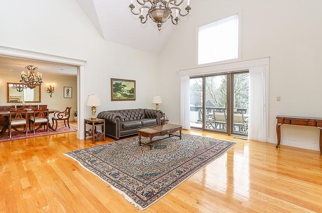 235 Nahanton St #235